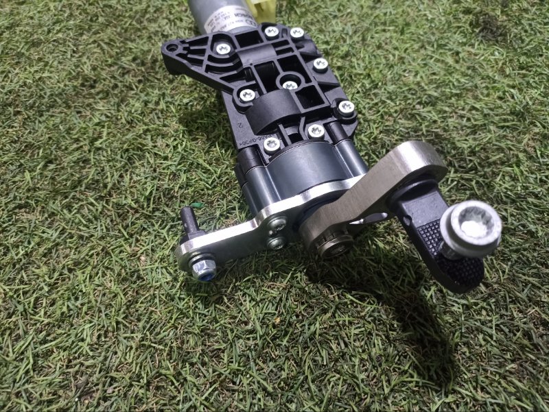 Моторчик крышки багажника