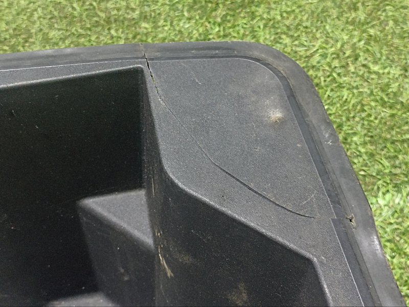 Ниша запасного колеса