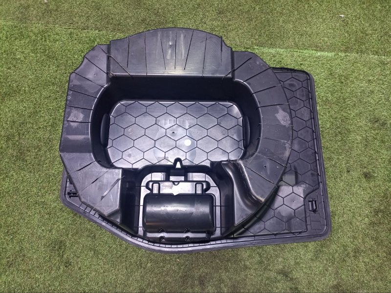 Ниша запасного колеса