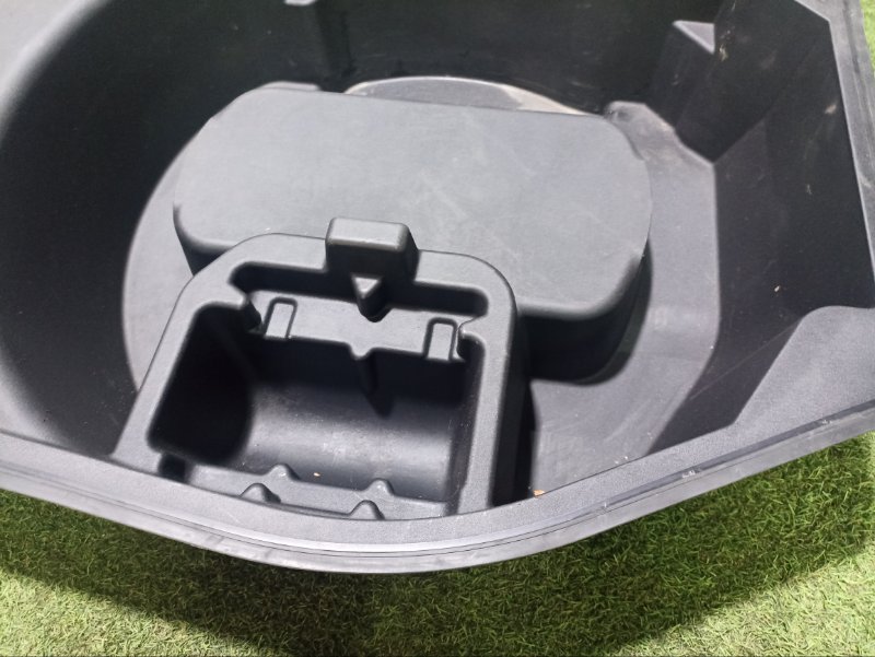 Ниша запасного колеса