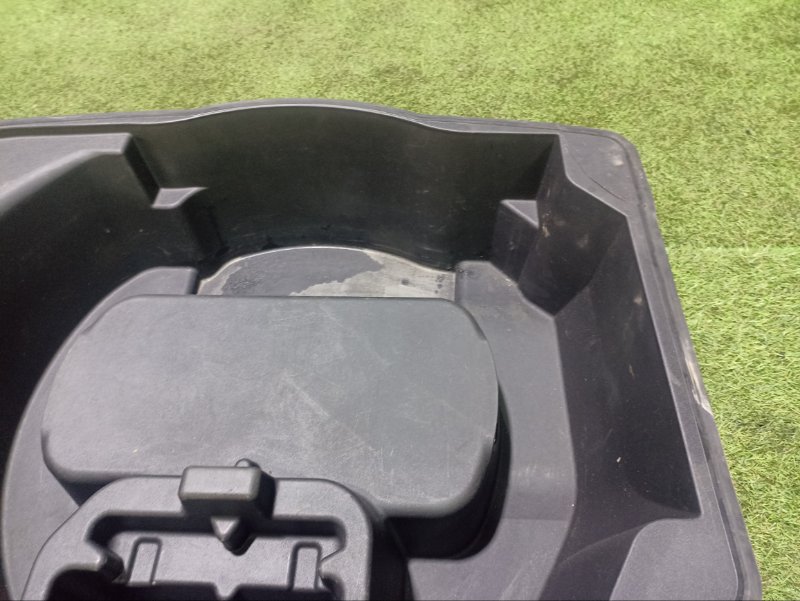 Ниша запасного колеса