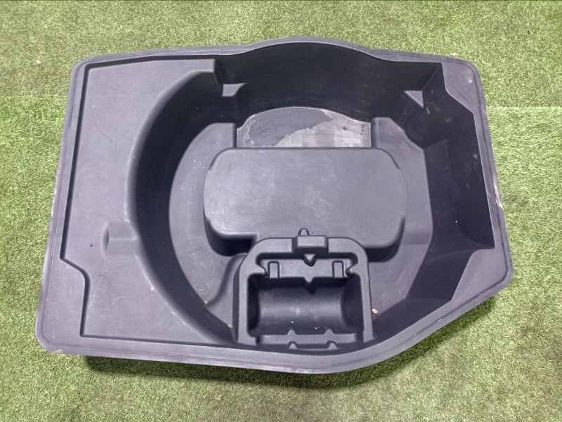 Ниша запасного колеса