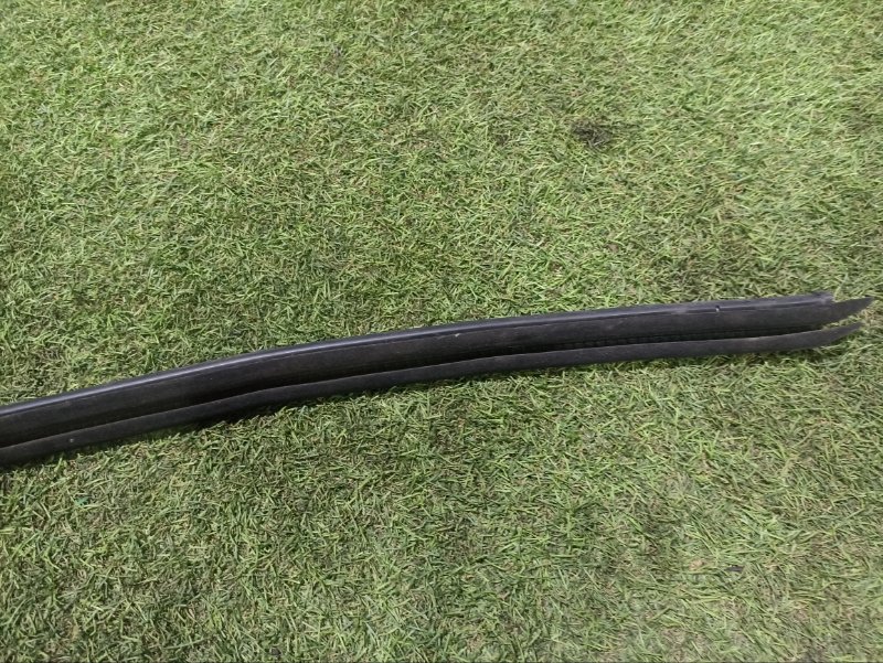 Уплотнитель двери