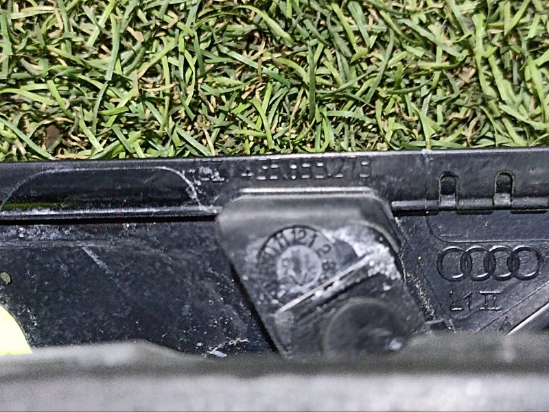 Накладка двери задней левой