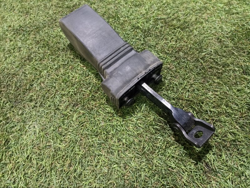 Ограничитель двери