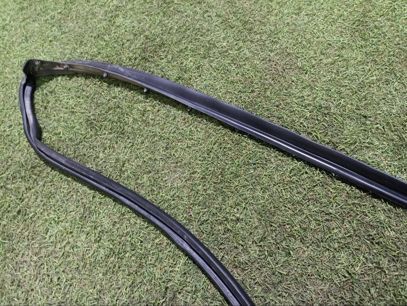 Уплотнитель двери