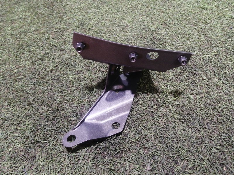 Кронштейн крепления крыла