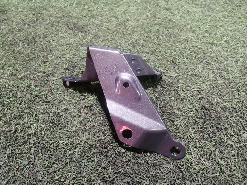 Кронштейн крепления крыла