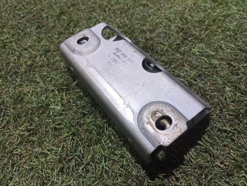 Кронштейн багажника