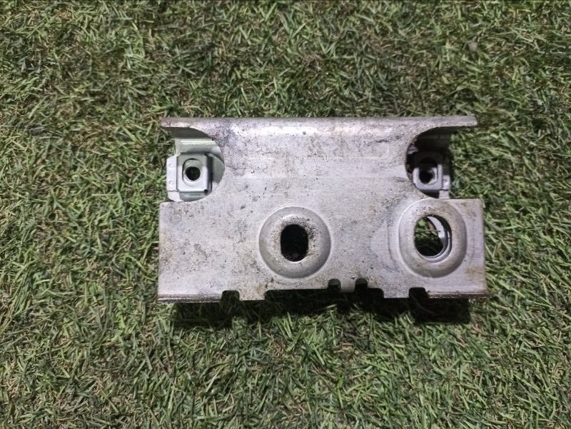 Кронштейн багажника