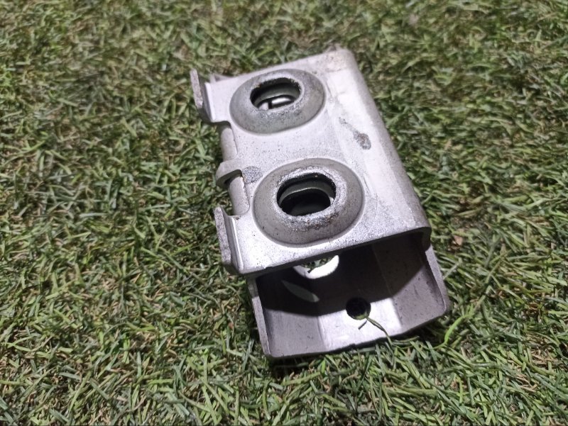 Кронштейн багажника