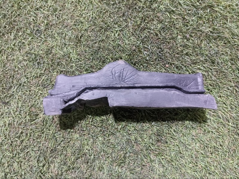 Уплотнитель капота