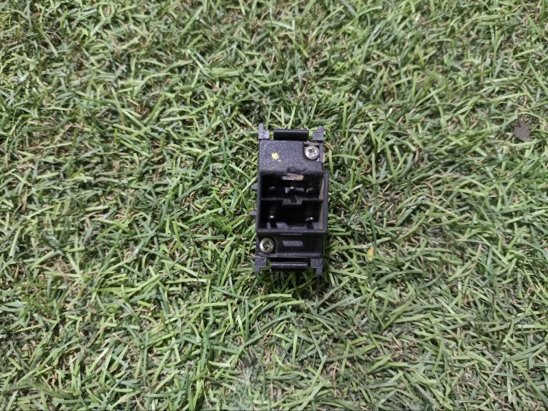 Кнопка обогрева сидений