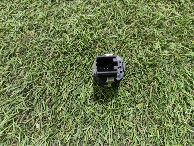 Кнопка запуска двигателя