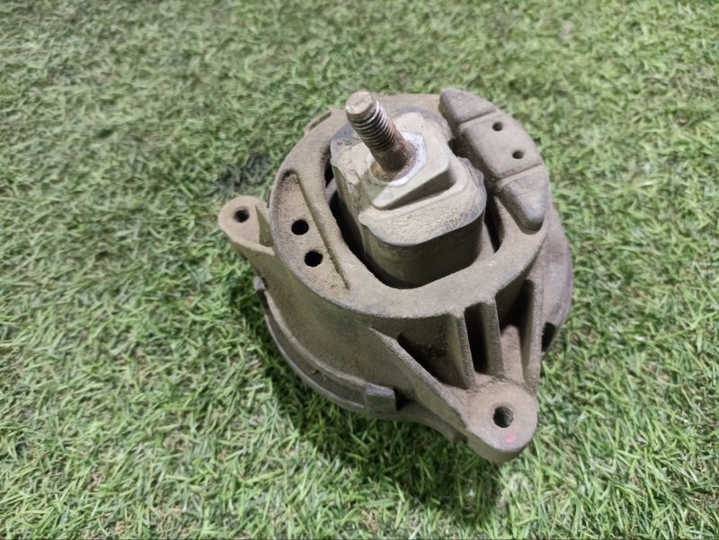 Опора двигателя левая