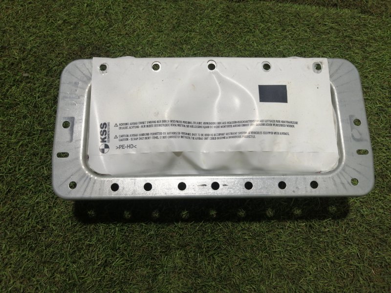 Подушка безопасности пассажирская (в торпедо)