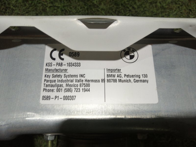 Подушка безопасности пассажирская (в торпедо)