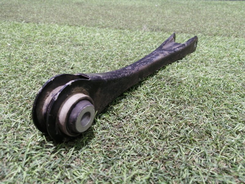 Рычаг задний