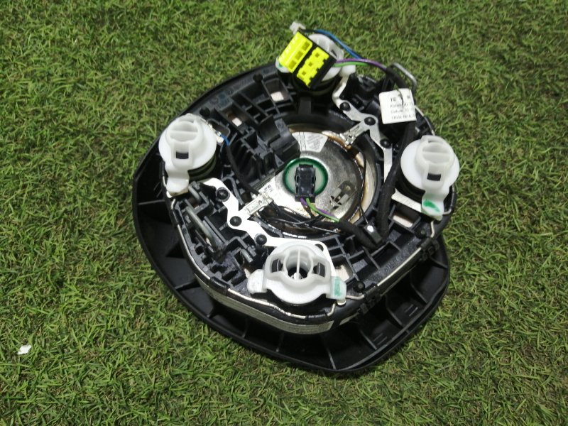 Подушка безопасности в рулевое колесо