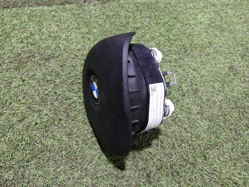 Подушка безопасности в рулевое колесо