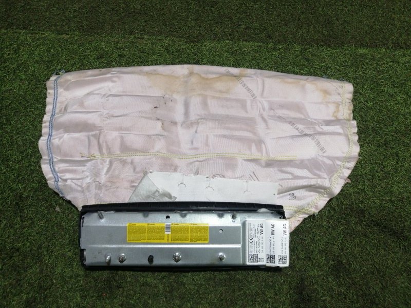 Подушка безопасности в рулевое колесо