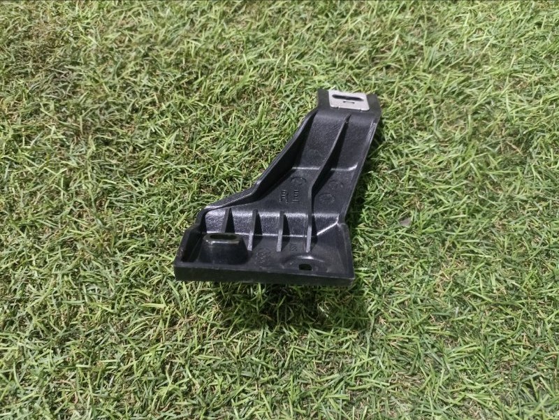 Кронштейн крепления торпедо