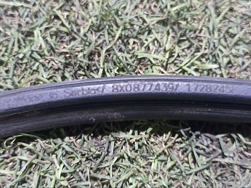 Уплотнитель люка