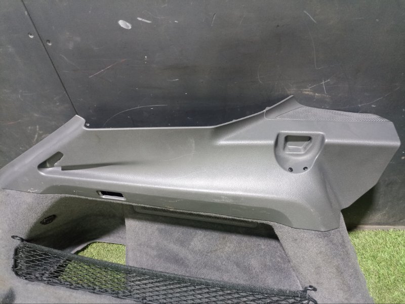 Обшивка багажника