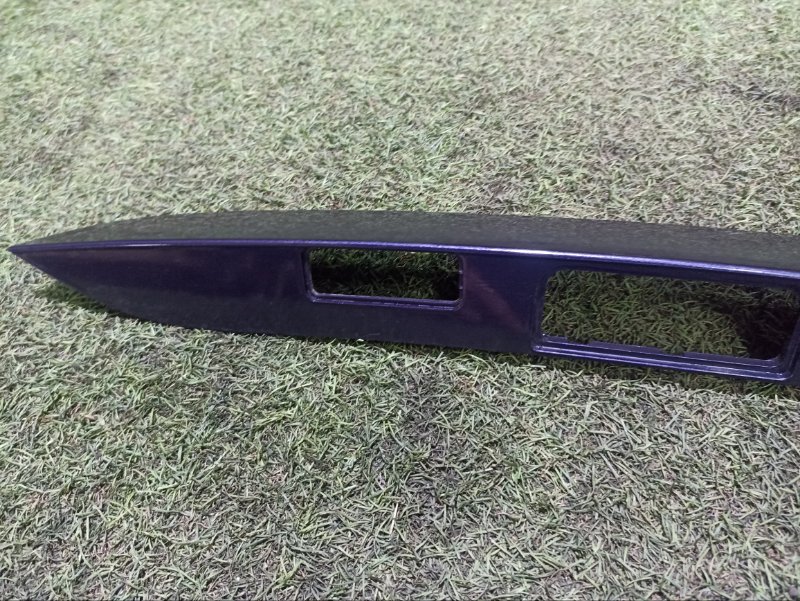 Накладка двери багажника