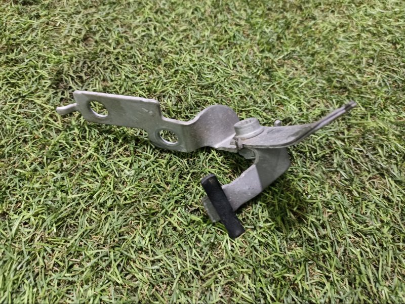 Кронштейн крепежный вспомогательный (разного назначения)