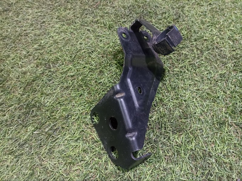 Кронштейн крепежный вспомогательный (разного назначения)