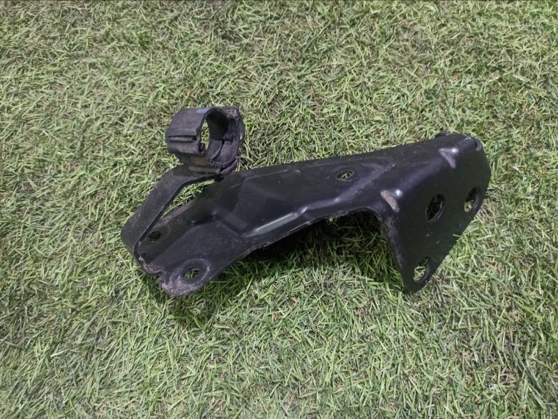 Кронштейн крепежный вспомогательный (разного назначения)