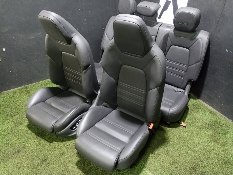 Сиденья комплект