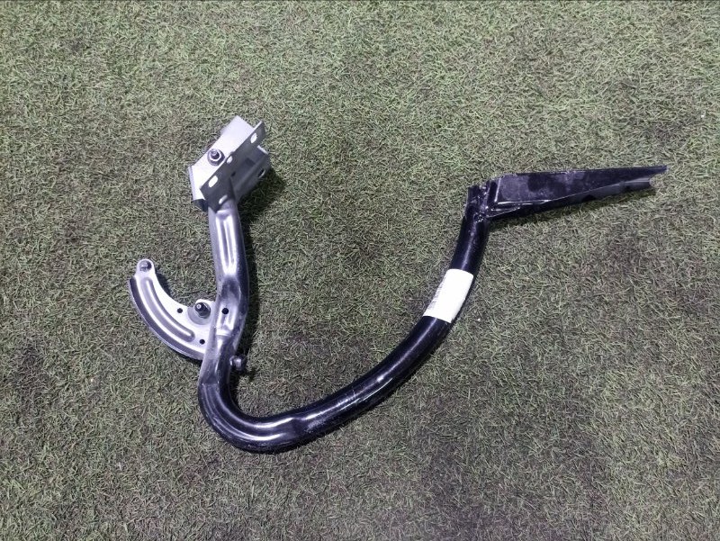 Петля крышки багажника