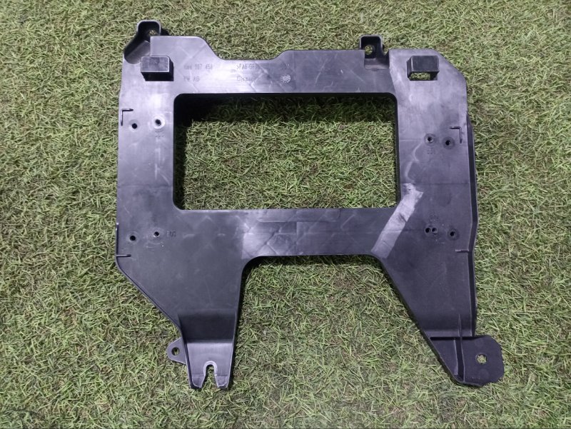 Кронштейн блока управления двигателем