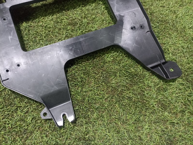 Кронштейн блока управления двигателем