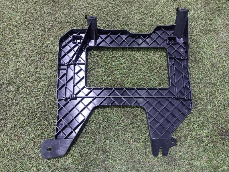 Кронштейн блока управления двигателем