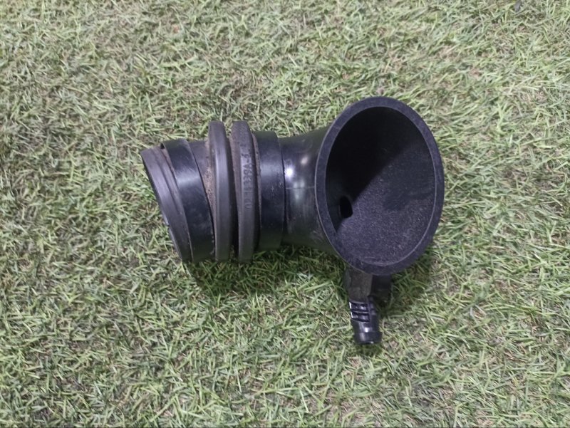 Патрубок воздушного фильтра