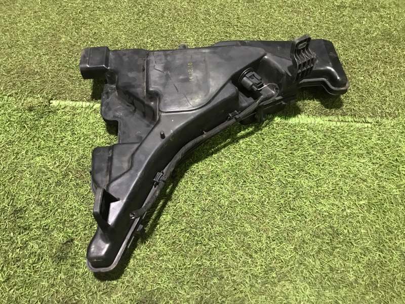 Бачок омывателя лобового стекла