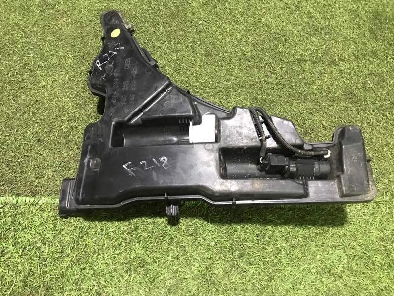 Бачок омывателя лобового стекла