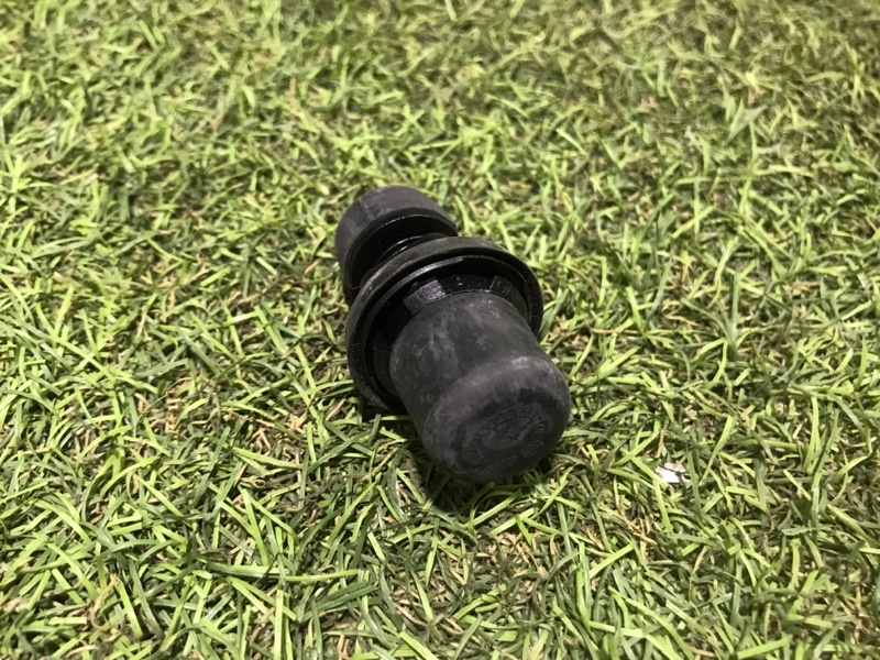 Отбойник крышки багажника