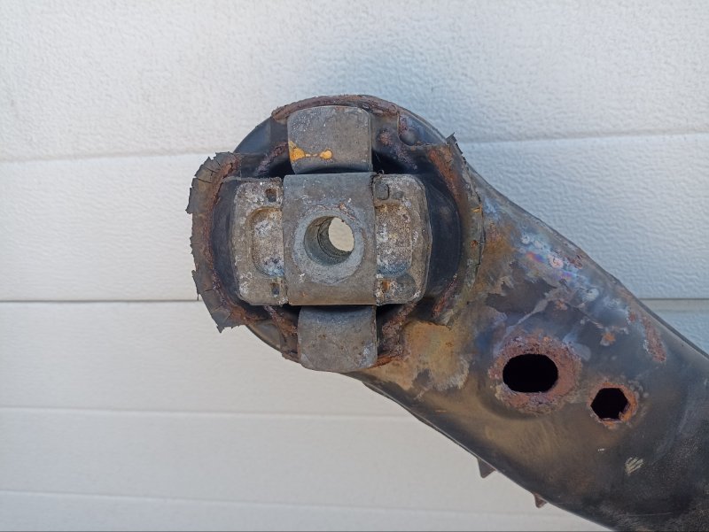 Балка задняя