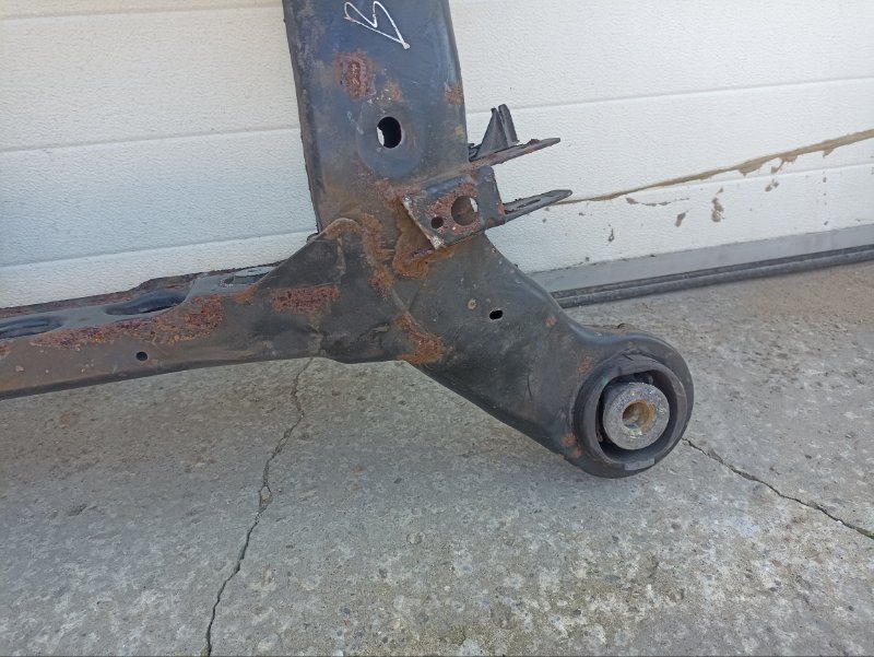 Балка задняя