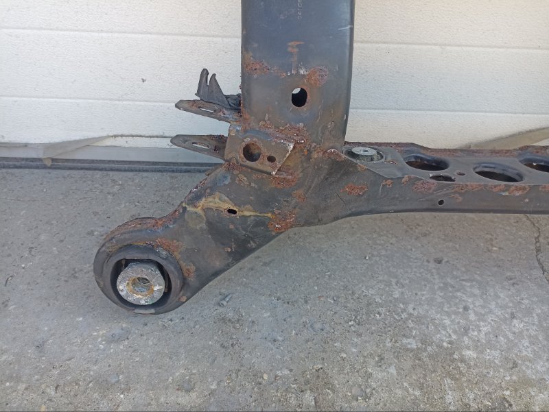 Балка задняя