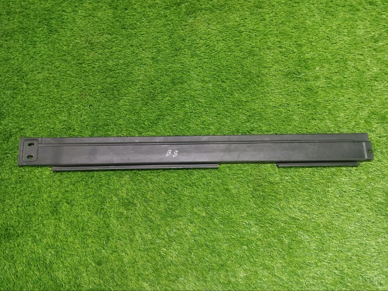 Накладка крышки багажника