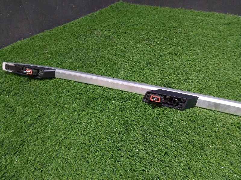 Рейлинг (релинг) левый (планка на крышу)