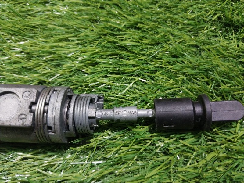 Вставка замка двери