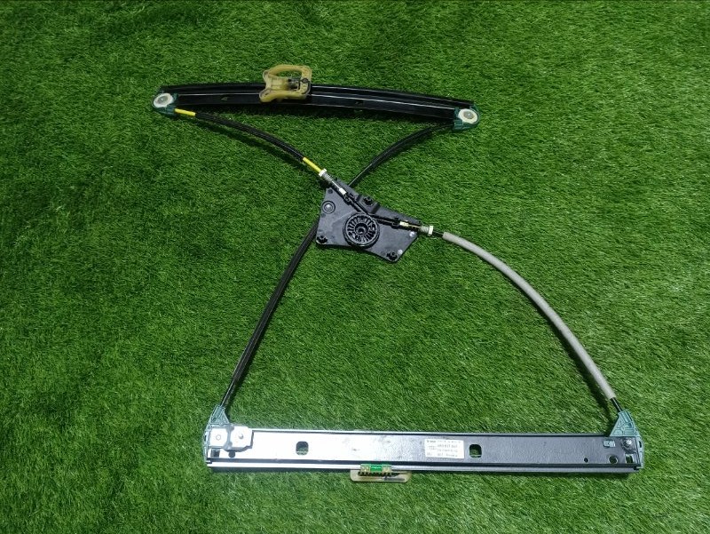 Стеклоподъемник электр. передний правый