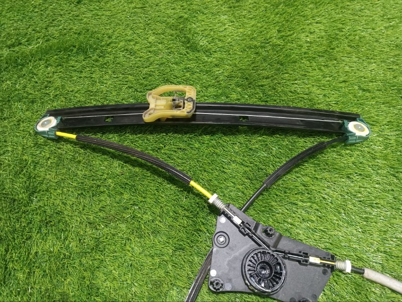 Стеклоподъемник электр. передний правый