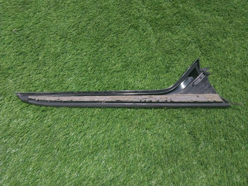 Накладка крышки багажника